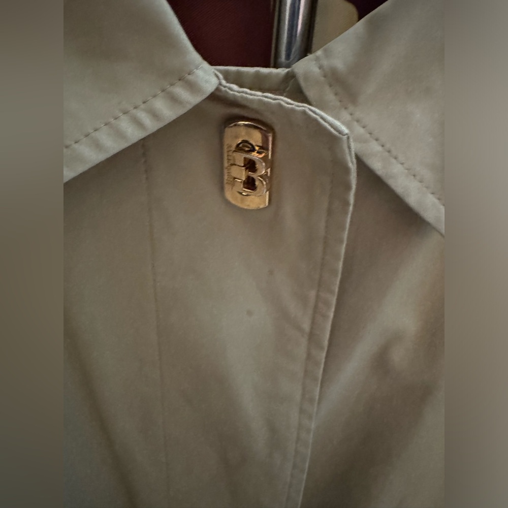 Authentic Vintage Burberry Trench Coat - Picture 9 of 11